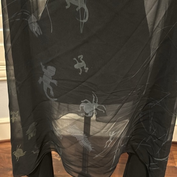 Lightweight Silk sheer Scarf with frogs lizards insects nature crawfish. Black - Picture 8 of 8